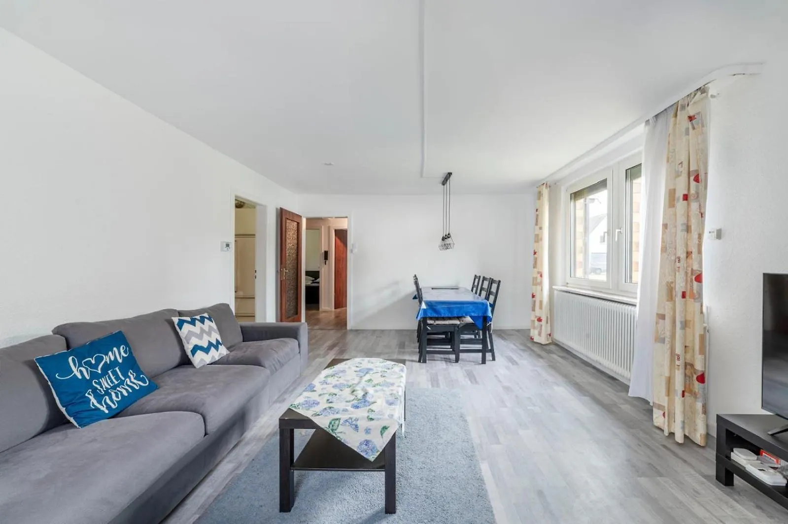 Apartment Cozy Villa With Garden, Balcony And Parking Area In Duesseldorf