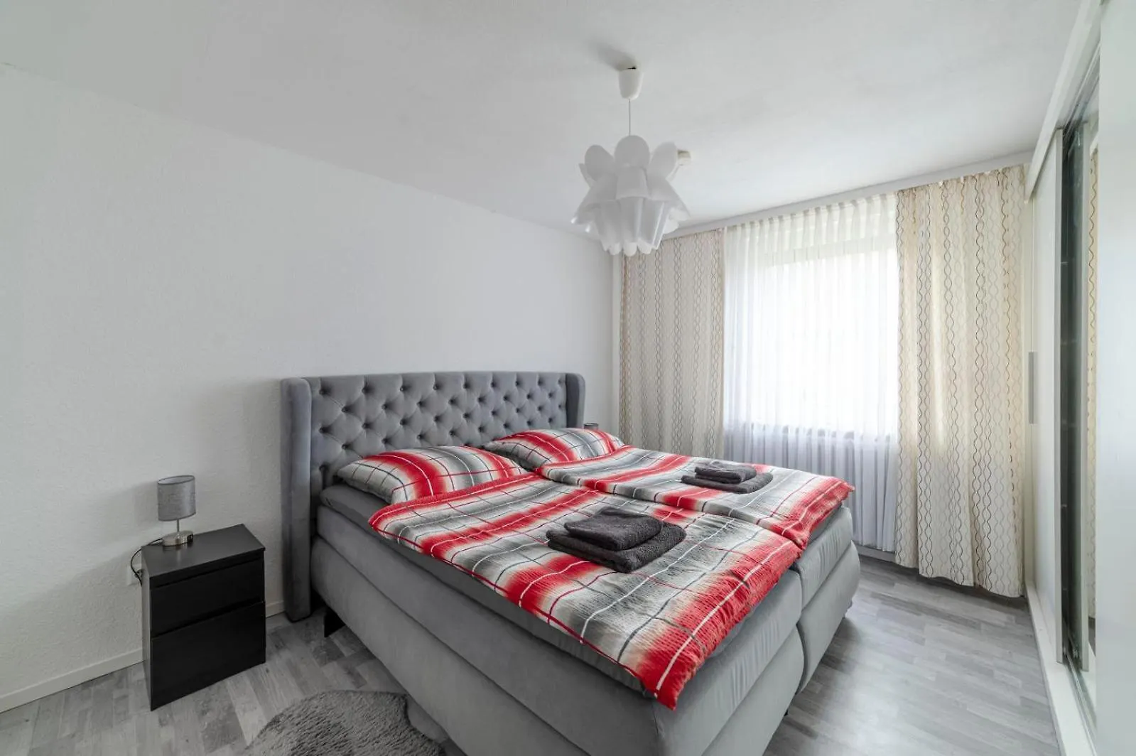 Cozy Villa With Garden, Balcony And Parking Area In Duesseldorf 0*, Düsseldorf